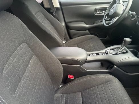 Used 2023 Honda HR-V LX image 7