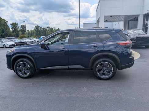 Used 2025 Nissan Rogue SV FWD image 8
