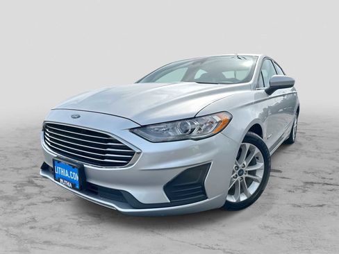 Used 2019 Ford Fusion SE image 1