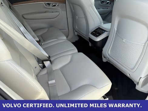 Certified 2022 Volvo XC90 T6 Momentum w/ Advanced Package image 35