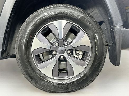 Used 2022 Jeep Grand Cherokee Limited 4xe w/ Luxury Tech Group II image 11