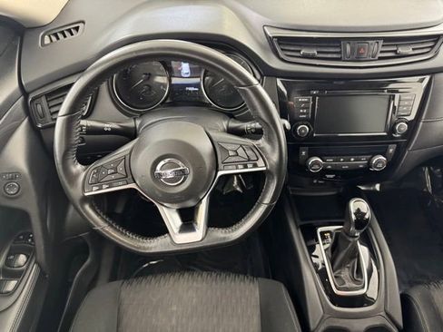 Used 2019 Nissan Rogue SV FWD image 24
