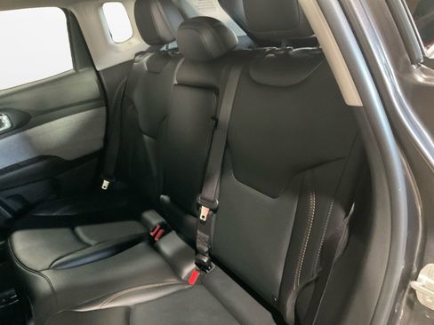 Used 2022 Jeep Compass Latitude image 13