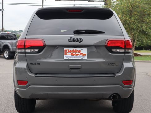 Used 2020 Jeep Grand Cherokee Altitude AWD/4WD image 8