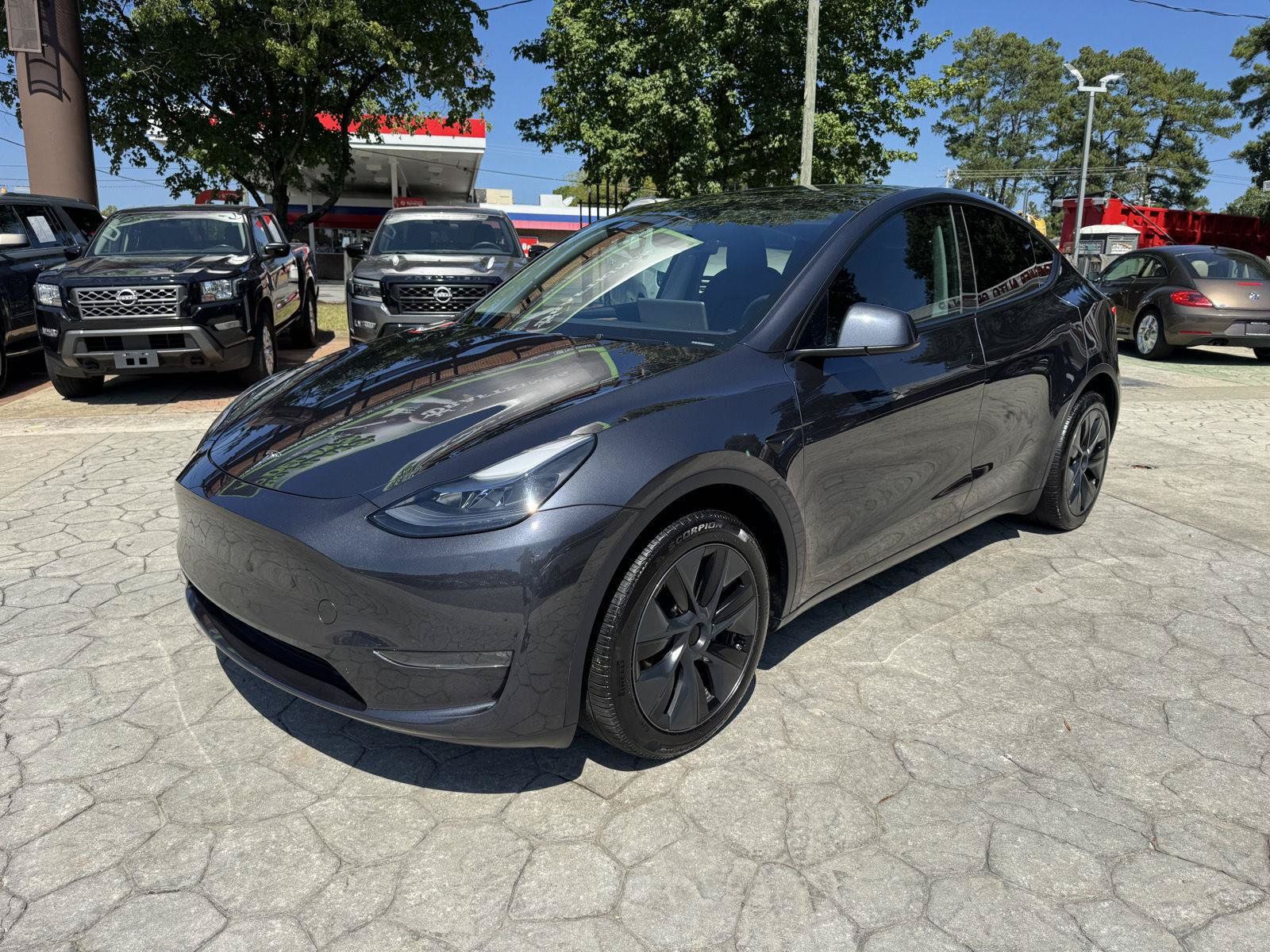 Used 2024 Tesla Model Y Long Range AWD/4WD image 9
