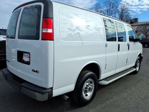 Used 2024 GMC Savana 2500 w/ Driver Convenience Package image 6