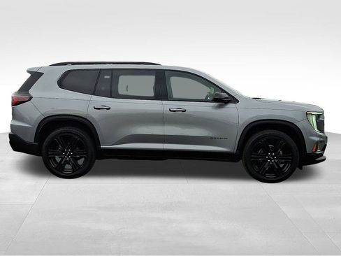 Used 2025 GMC Acadia Elevation w/ Elevation Premium Package image 7