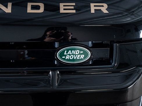 Used 2025 Land Rover Defender 110 X image 18