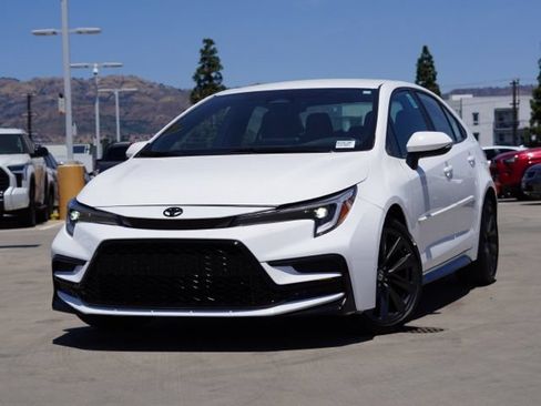 Used 2024 Toyota Corolla SE FWD image 4