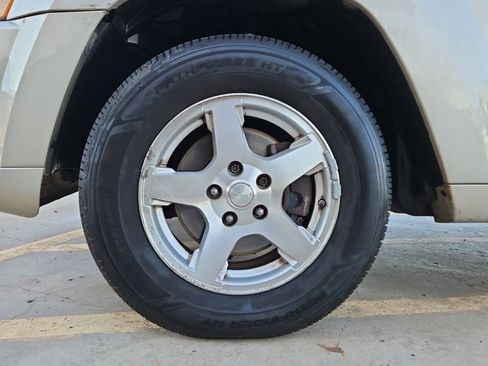 Used 2007 Jeep Grand Cherokee Overland AWD/4WD image 24