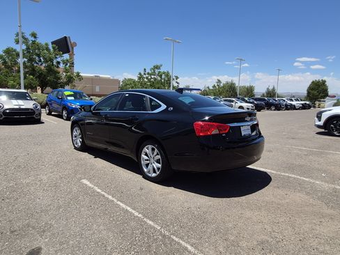 Used 2017 Chevrolet Impala LT FWD image 3