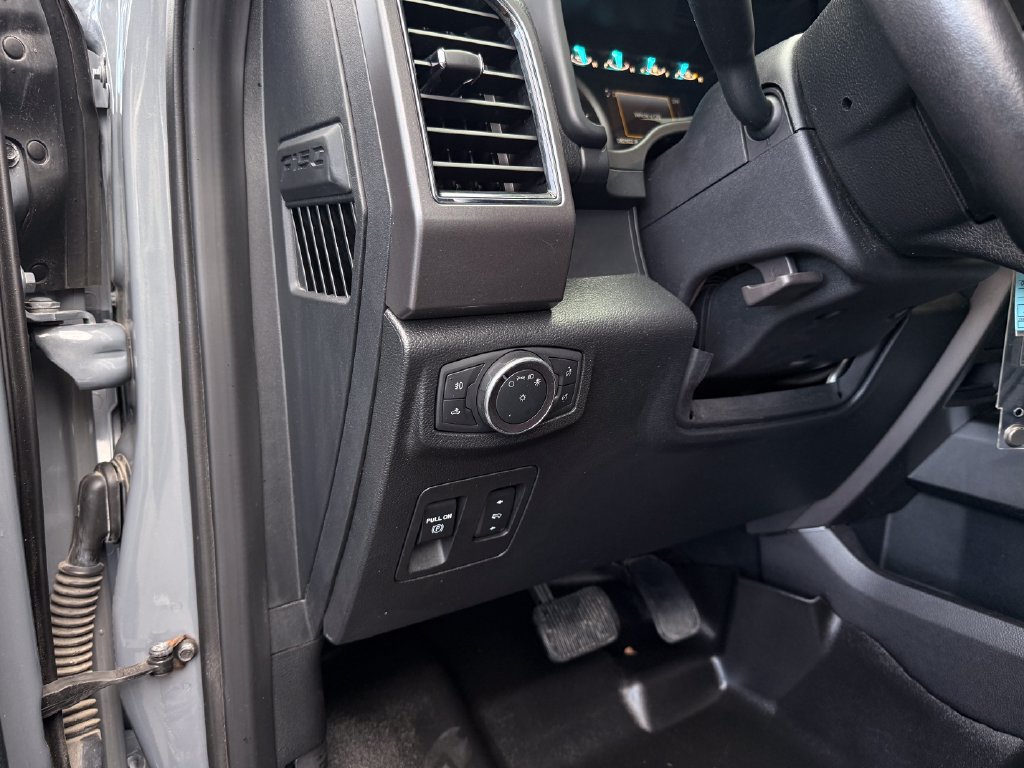 Used 2019 Ford F150 XLT w/ Equipment Group 302A Luxury AWD/4WD image 27