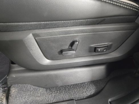 Used 2025 RAM 2500 Laramie RWD image 12