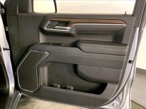 Used 2023 Chevrolet Silverado 1500 LT AWD/4WD image 25