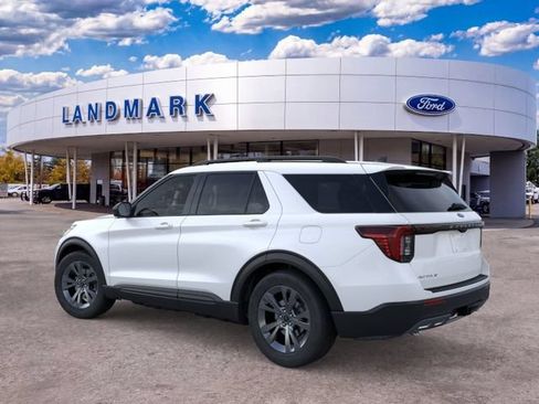 New 2026 Ford Explorer Active w/ Active Comfort Package AWD/4WD image 4