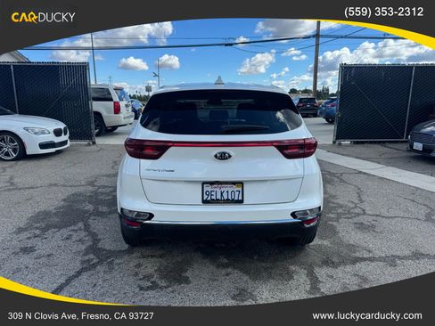 Used 2021 Kia Sportage LX image 3