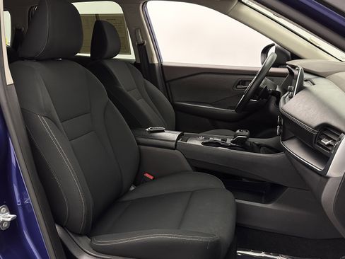 Used 2023 Nissan Rogue S image 34