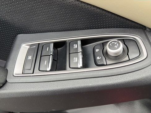 Used 2022 Subaru Ascent Limited w/ Technology Package image 29