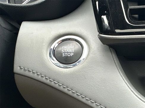 Certified 2023 Toyota Highlander XLE image 29