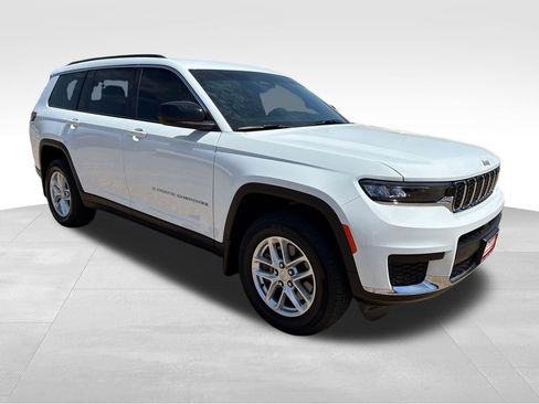 Used 2025 Jeep Grand Cherokee L Laredo w/ Luxury Tech Group I image 8