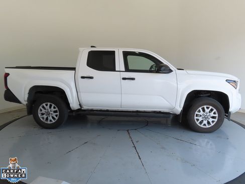Used 2024 Toyota Tacoma SR RWD image 2