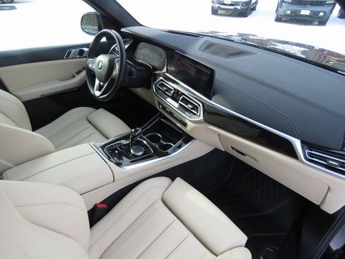 Used 2019 BMW X5 xDrive40i w/ Executive Package image 14