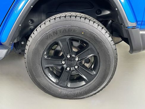 Used 2021 Jeep Wrangler Unlimited Sahara AWD/4WD image 34