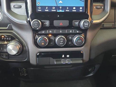 Used 2024 RAM 1500 Laramie AWD/4WD image 23