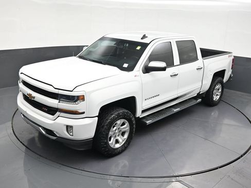 Used 2018 Chevrolet Silverado 1500 LT w/ All Star Edition AWD/4WD image 17