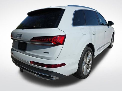 Used 2023 Audi Q7 2.0T Premium w/ Towing Package image 4