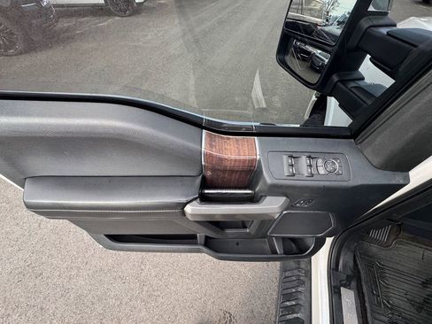 Used 2016 Ford F150 Platinum w/ Technology Package image 11