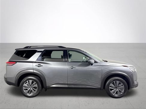 Used 2022 Nissan Pathfinder SV AWD/4WD image 5