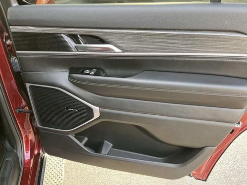 Used 2023 Jeep Wagoneer Series II w/ Flexible Seating Group image 22