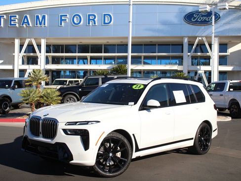Used 2023 BMW X7 xDrive40i w/ M Sport Package image 2