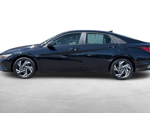 Certified 2025 Hyundai Elantra SEL FWD image 3