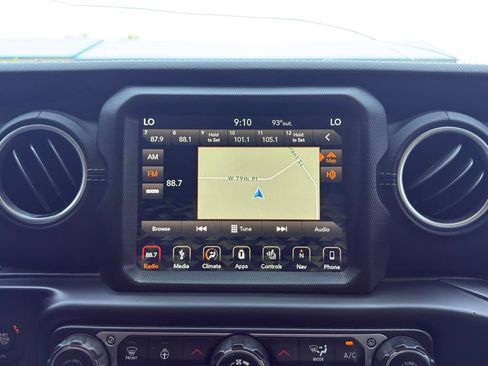 Used 2019 Jeep Wrangler Unlimited Sahara AWD/4WD image 24
