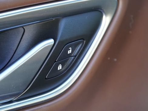 Used 2022 Chevrolet Tahoe High Country RWD image 23
