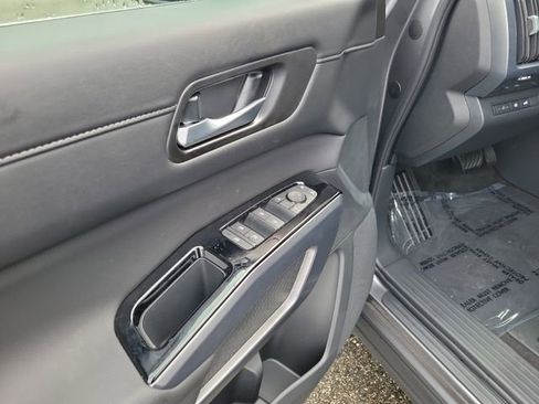 New 2026 Nissan Pathfinder SL w/ Cargo Package FWD image 6