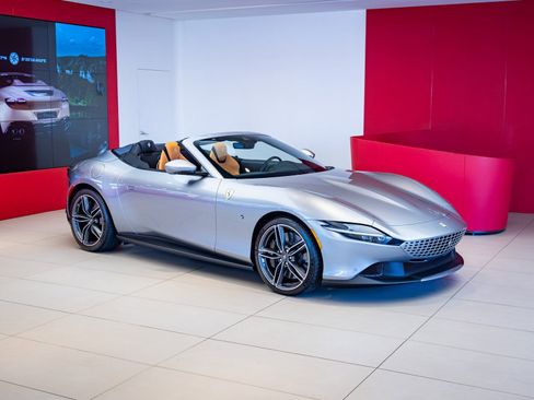 Certified 2024 Ferrari Roma Spider RWD image 1