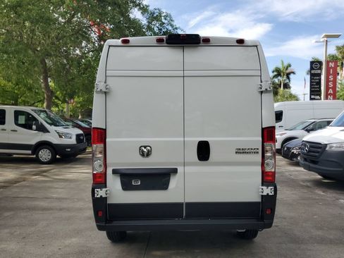 Used 2025 RAM ProMaster 2500 w/ Convenience Group FWD image 5