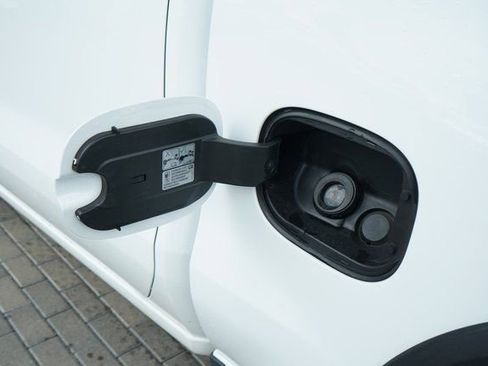 Used 2022 Chevrolet Silverado 1500 ZR2 w/ Technology Package image 13