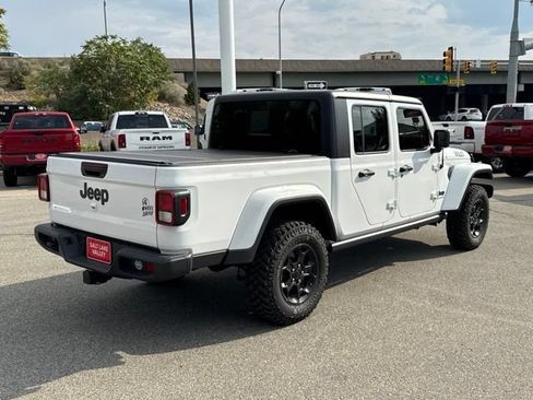 Used 2023 Jeep Gladiator Sport AWD/4WD image 6