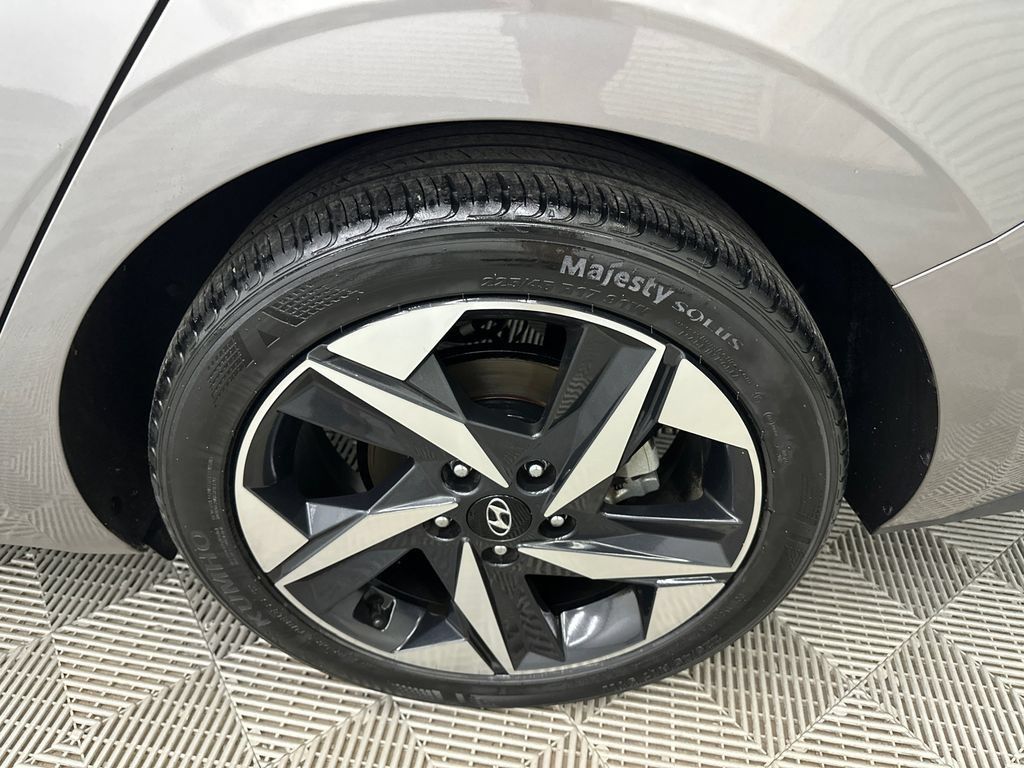 Used 2023 Hyundai Elantra SEL w/ Convenience Package FWD image 16