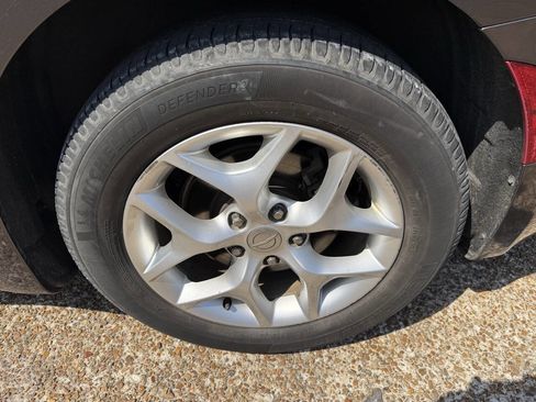 Used 2020 Chrysler Pacifica Touring-L w/ Tire & Wheel Group image 19