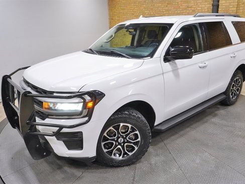 Used 2023 Ford Expedition XL AWD/4WD image 2