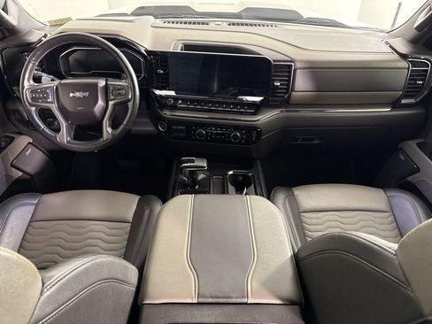 Used 2024 Chevrolet Silverado 1500 ZR2 w/ Technology Package image 18