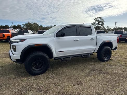 Used 2024 GMC Canyon AT4 image 7