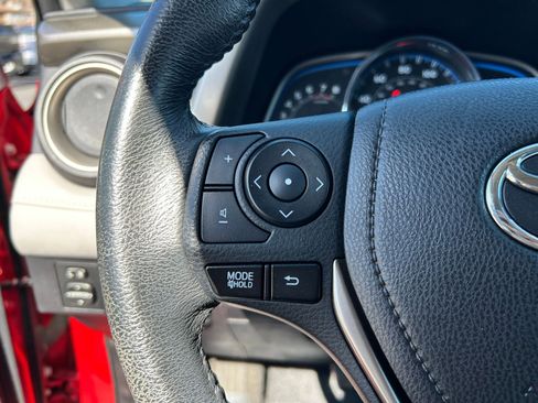Used 2014 Toyota RAV4 Limited image 14