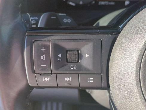 Used 2023 Nissan Pathfinder Platinum w/ Lighting Package (N92) AWD/4WD image 17