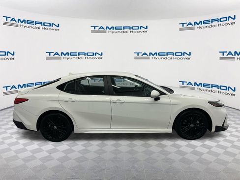 Used 2025 Toyota Camry SE FWD image 6